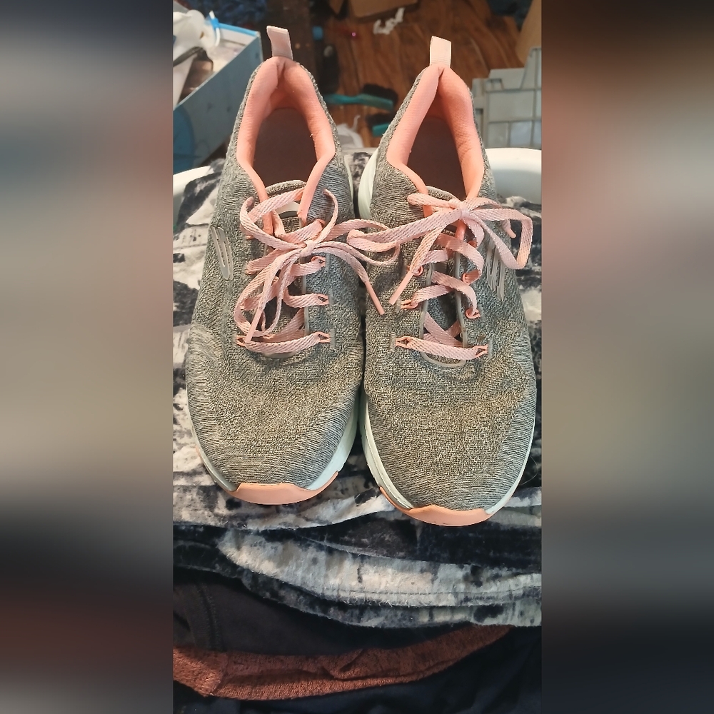 Shoes - Picture 2 of 5